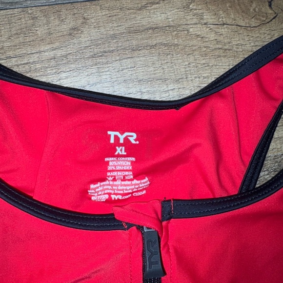 TYR Triathlon Sleeveless Zip-Up Top - Size XL - Picture 4 of 6